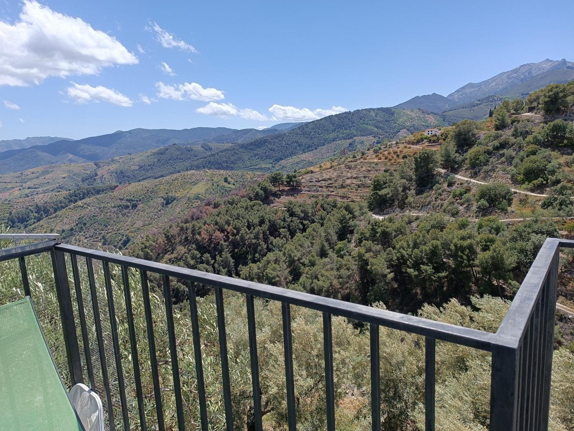 Casa Rural La Revuelta Con Las Mejores Vistas A La Naturaleza Yunquera Exterior photo